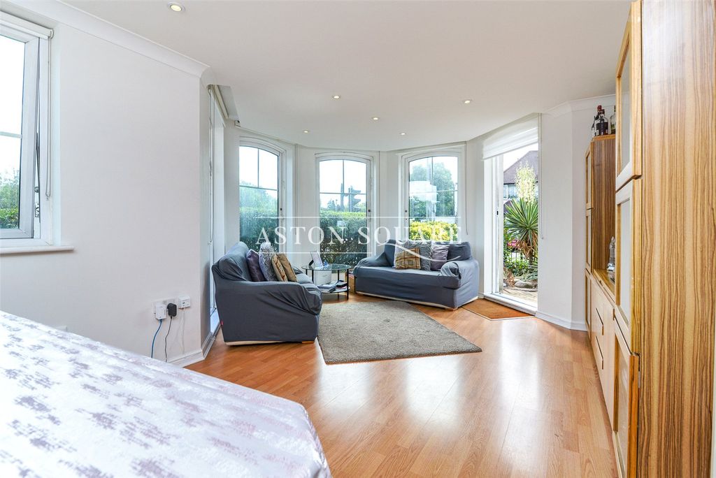 Property photo 2 of 11 Picture No. 01