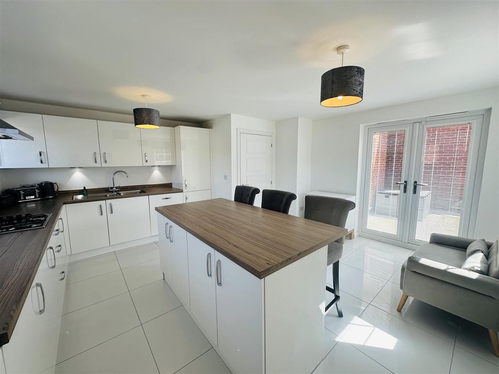 Property photo 2 of 18 Kitchen Diner