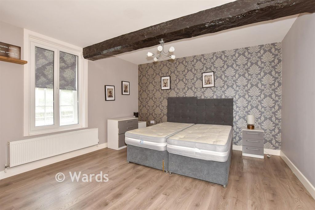 Property photo 1 of 8 Bedroom 1