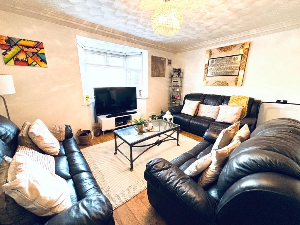 Property photo 2 of 17 Picture No. 03