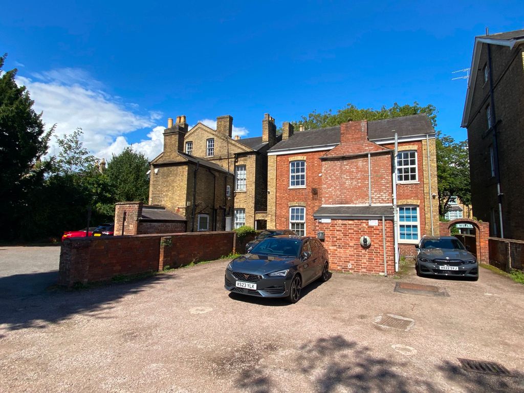Property photo 2 of 14