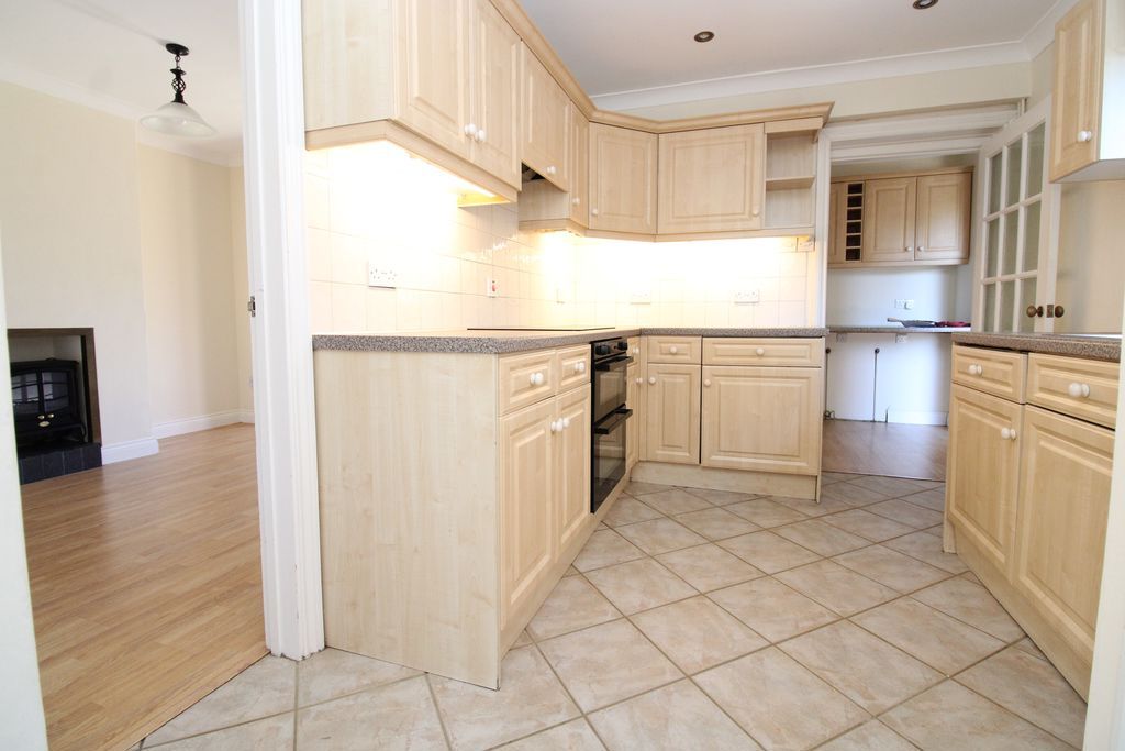 Property photo 2 of 16 Kitchen