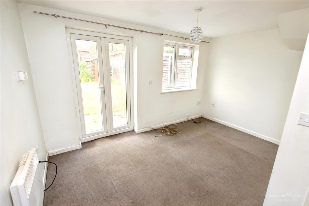 Property photo 3 of 9 Living Room