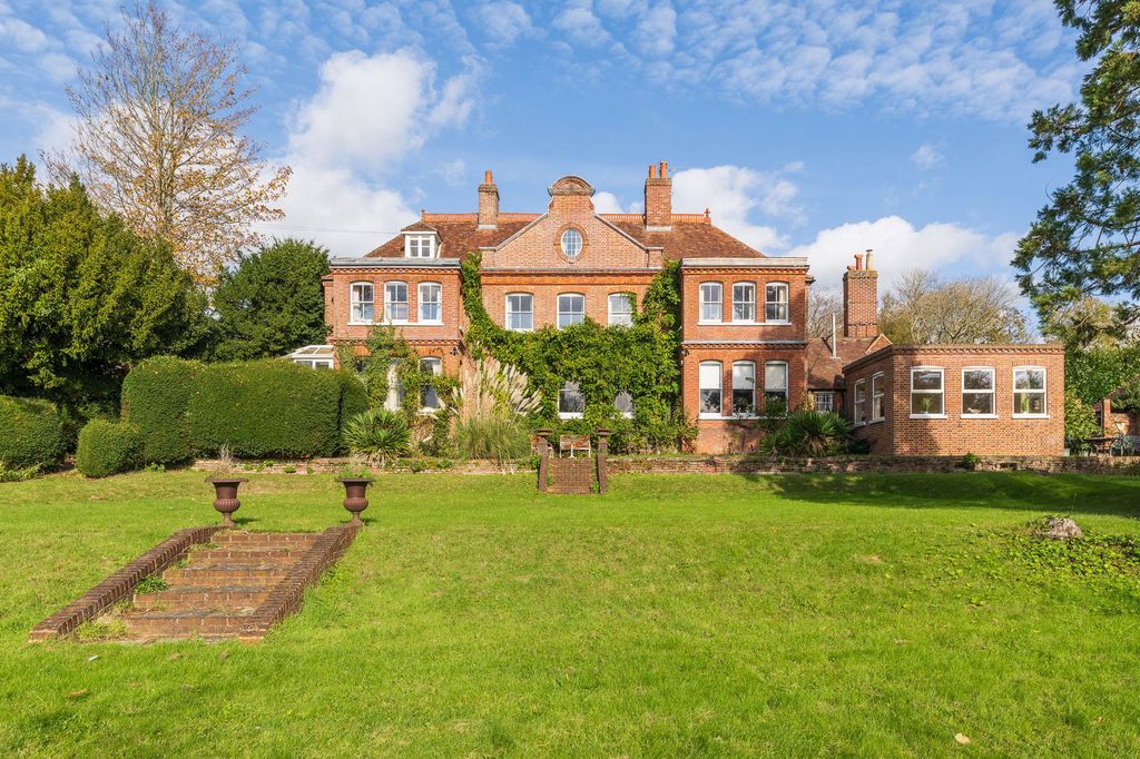 Property photo 1 of 32
