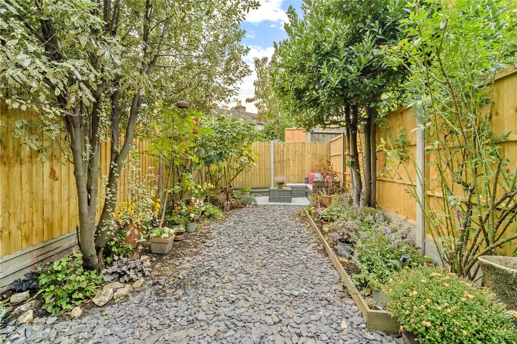 Property photo 3 of 18 Picture No. 23