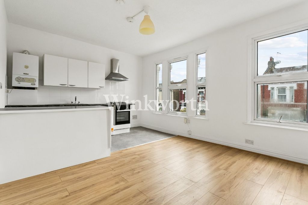 Property photo 3 of 10 Picture No. 08