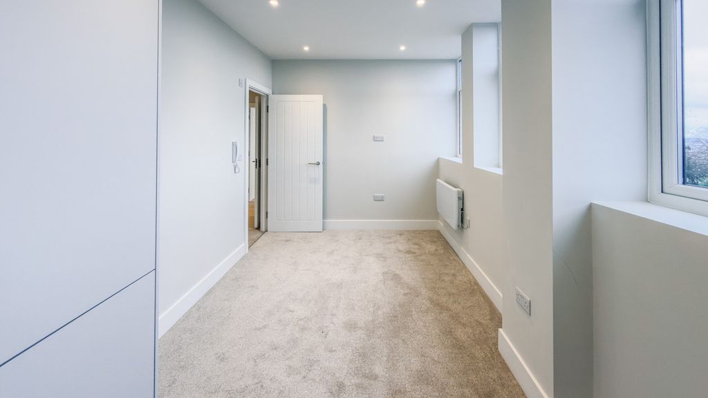 Additional image 4 of 1 bed flat for saleSpringhall Lane, Halifax HX1