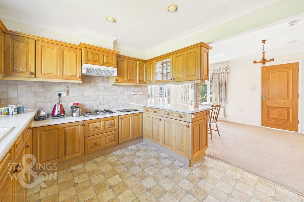 Property photo 3 of 46