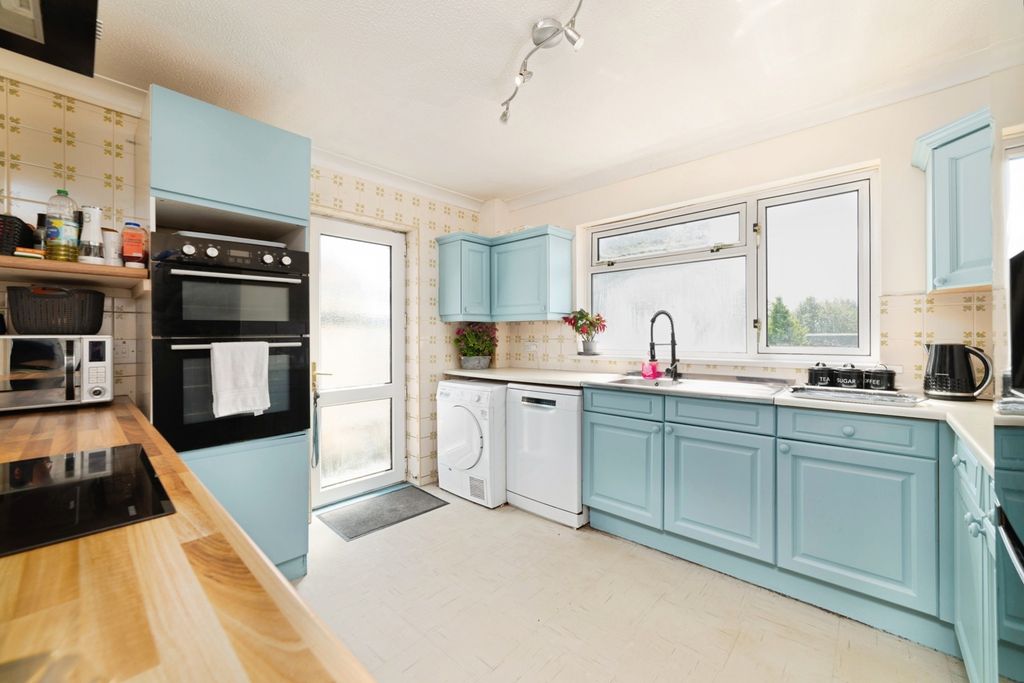 Property photo 3 of 20 Pbox-Img.Jpg