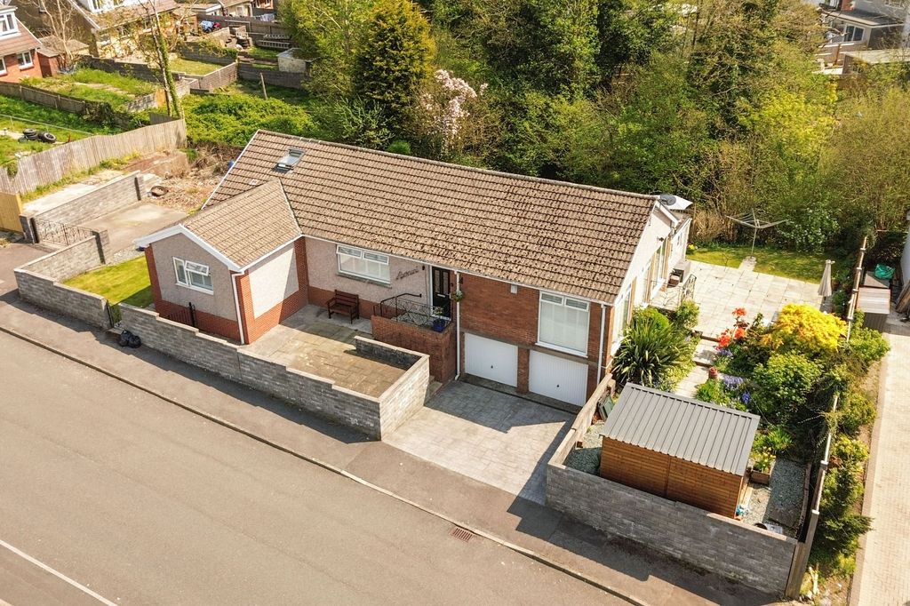 Property photo 1 of 41