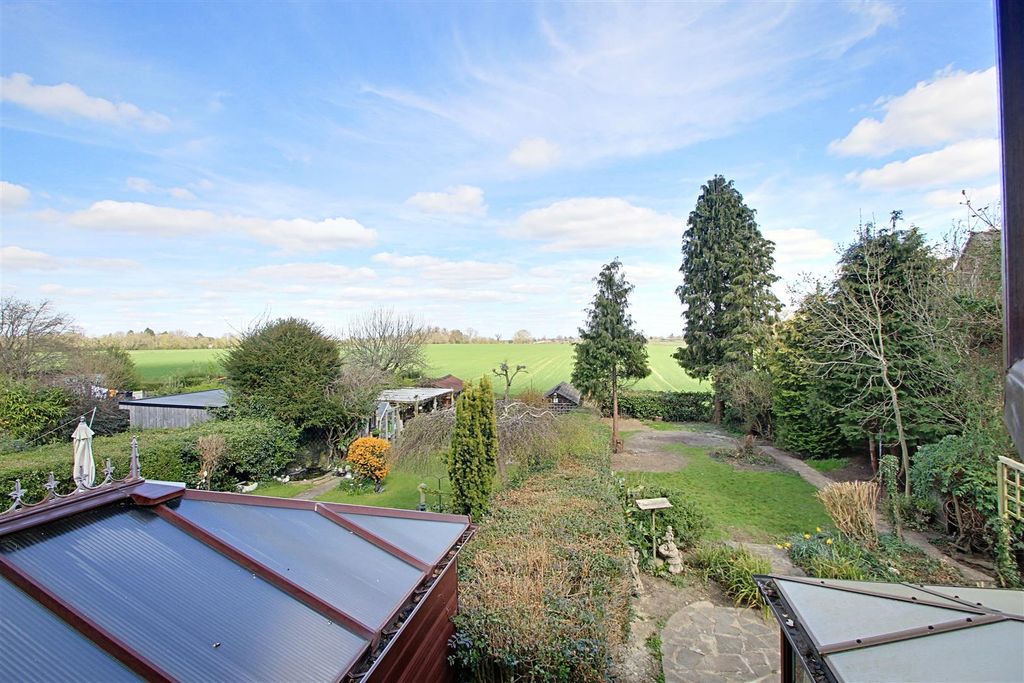 Property photo 3 of 23 Views 1.Jpg