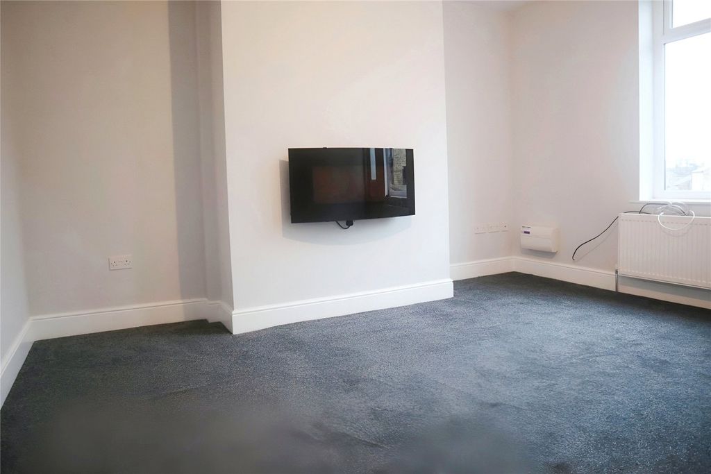 Property photo 3 of 11 Picture No. 27