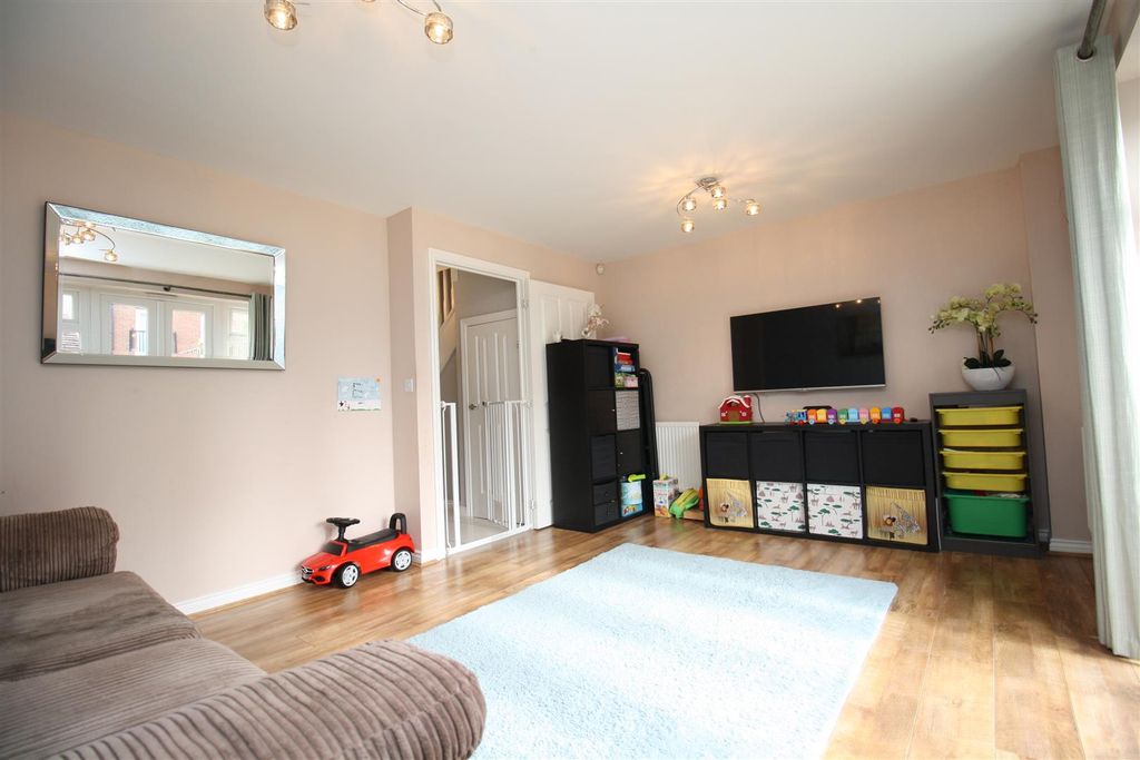 Property photo 2 of 20