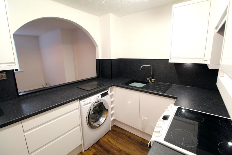 Property photo 2 of 9 Kitchen