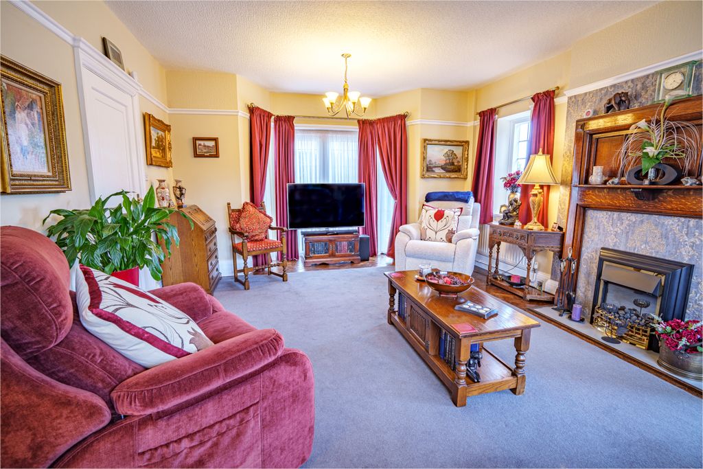 Property photo 2 of 27