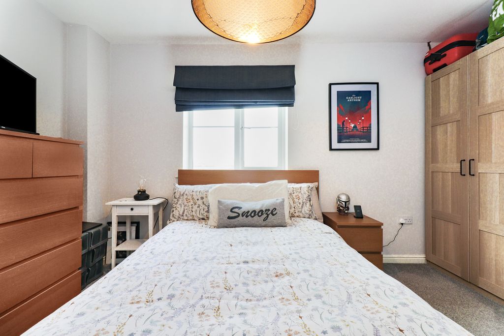 Property photo 2 of 20 Bedroom 1