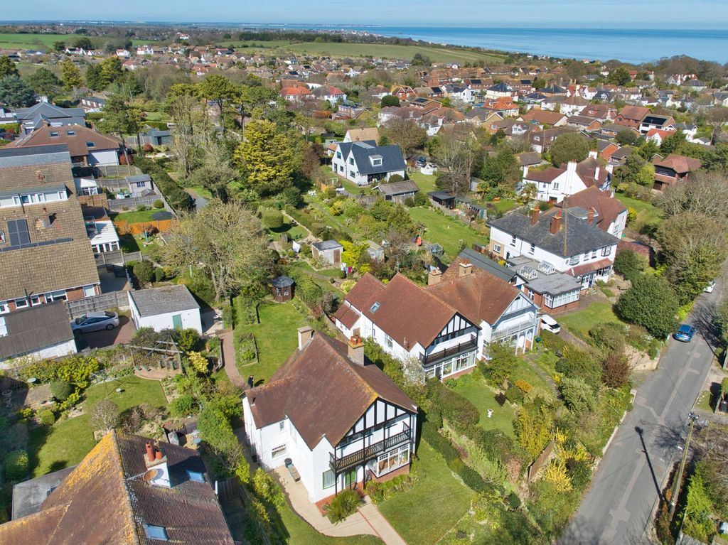 Property photo 2 of 25 Picture No. 05