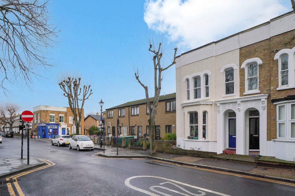 Property photo 1 of 16 Photo 2