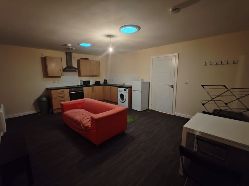 Property photo 1 of 13 Photo 5