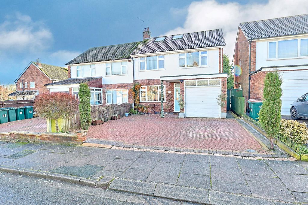 Property photo 1 of 15 Front