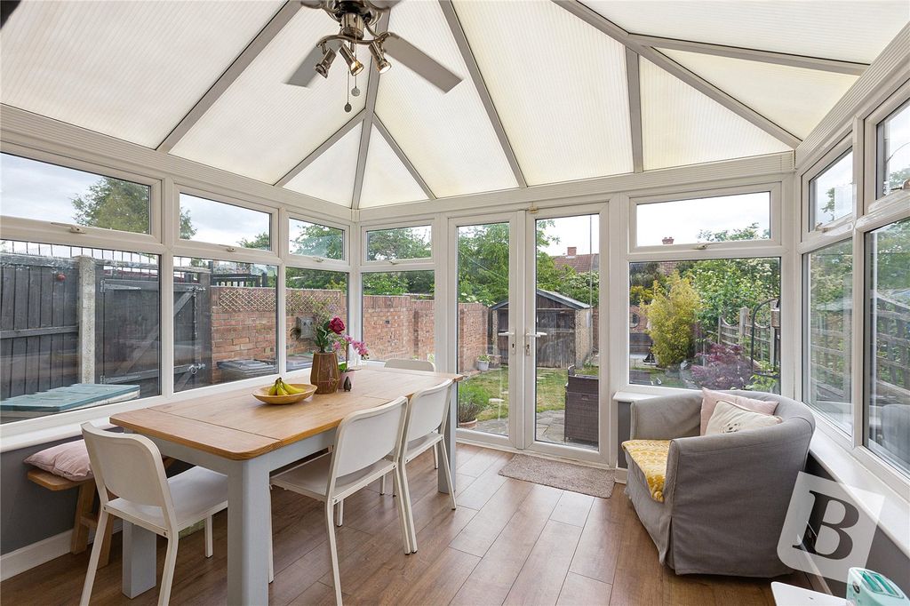Property photo 3 of 14 Conservatory