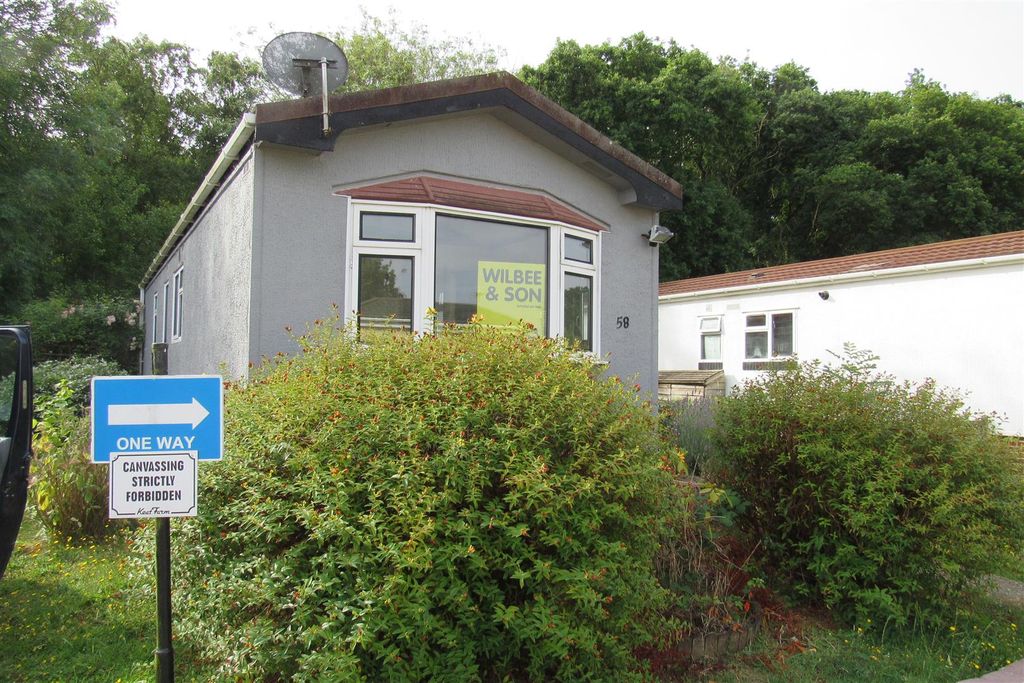 Property photo 3 of 14 1782385F16.Jpg
