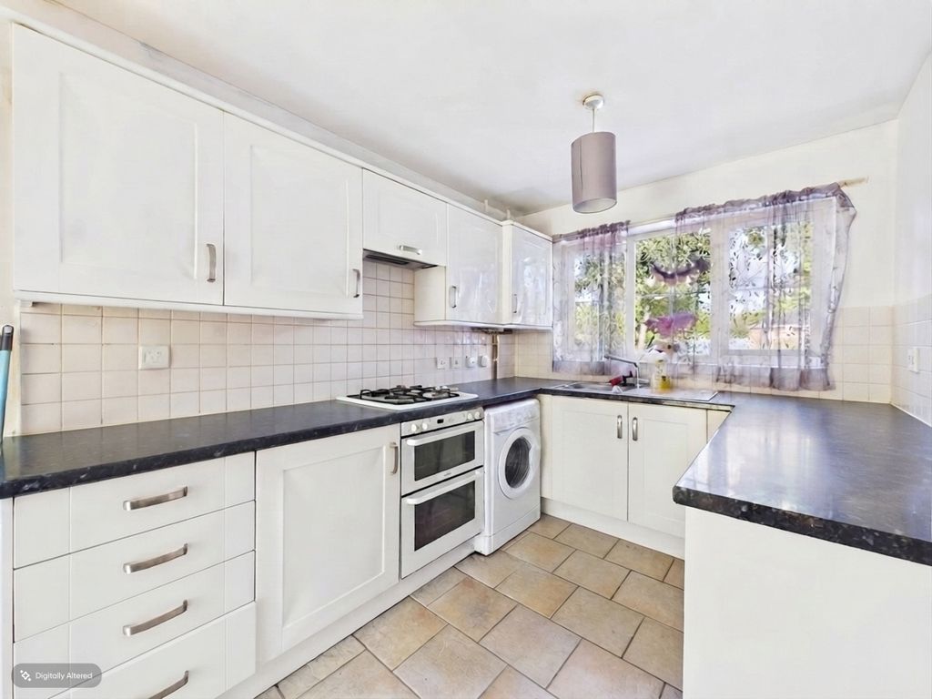 Property photo 3 of 15 Cam01698G0Pr0283Still006001