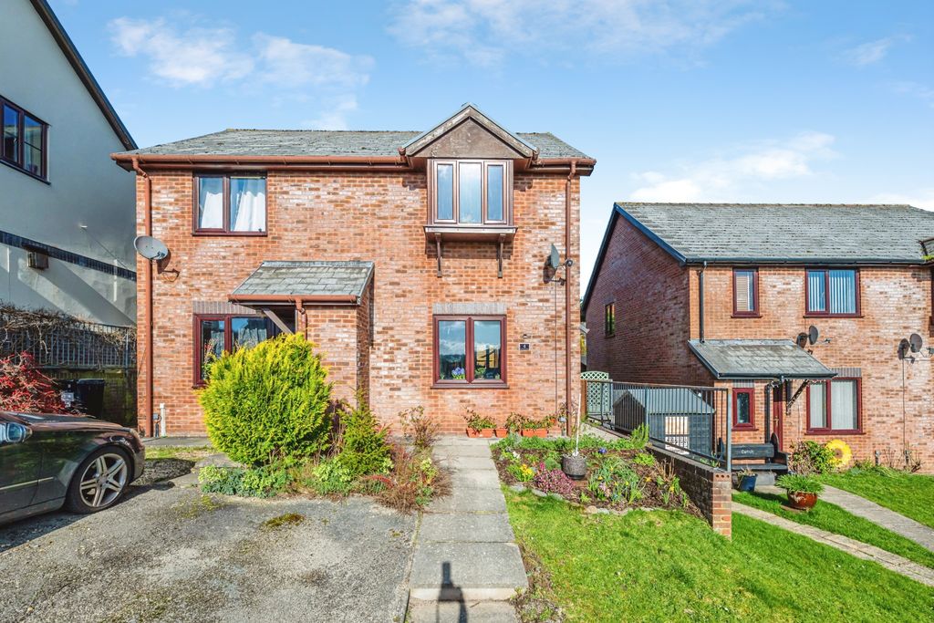 Property photo 1 of 14 Front