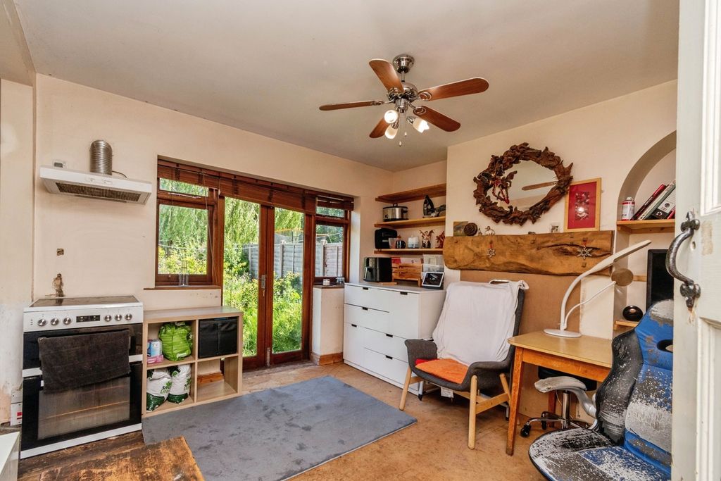 Property photo 3 of 16 Pbox-Img.Jpg