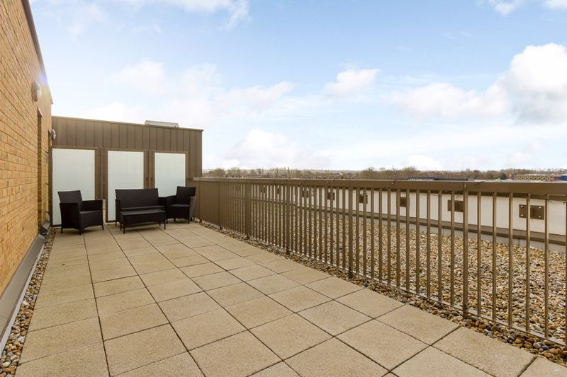 Property photo 2 of 9 Roof Terrace