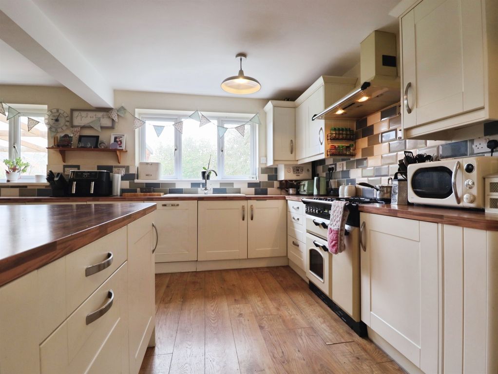 Property photo 3 of 21