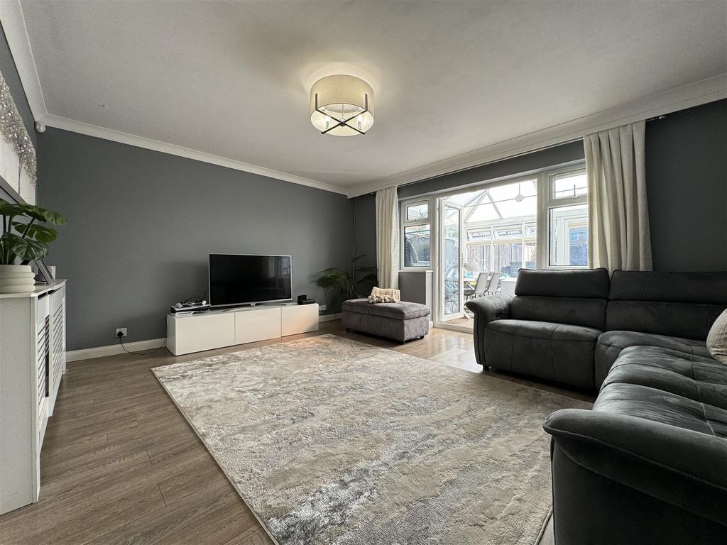 Property photo 3 of 43