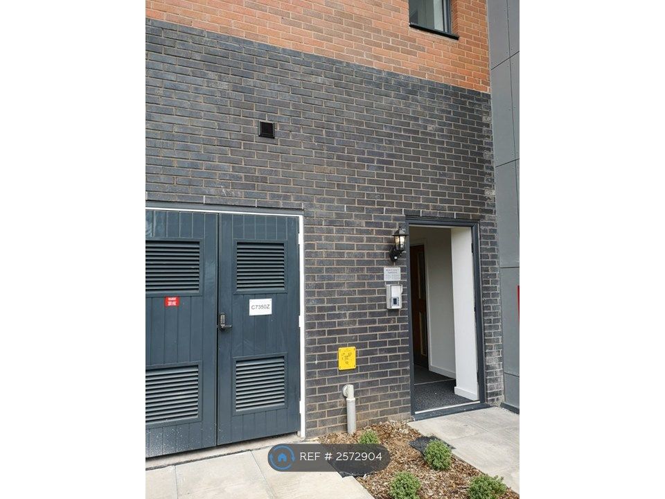 Property photo 2 of 11 Main Entrance