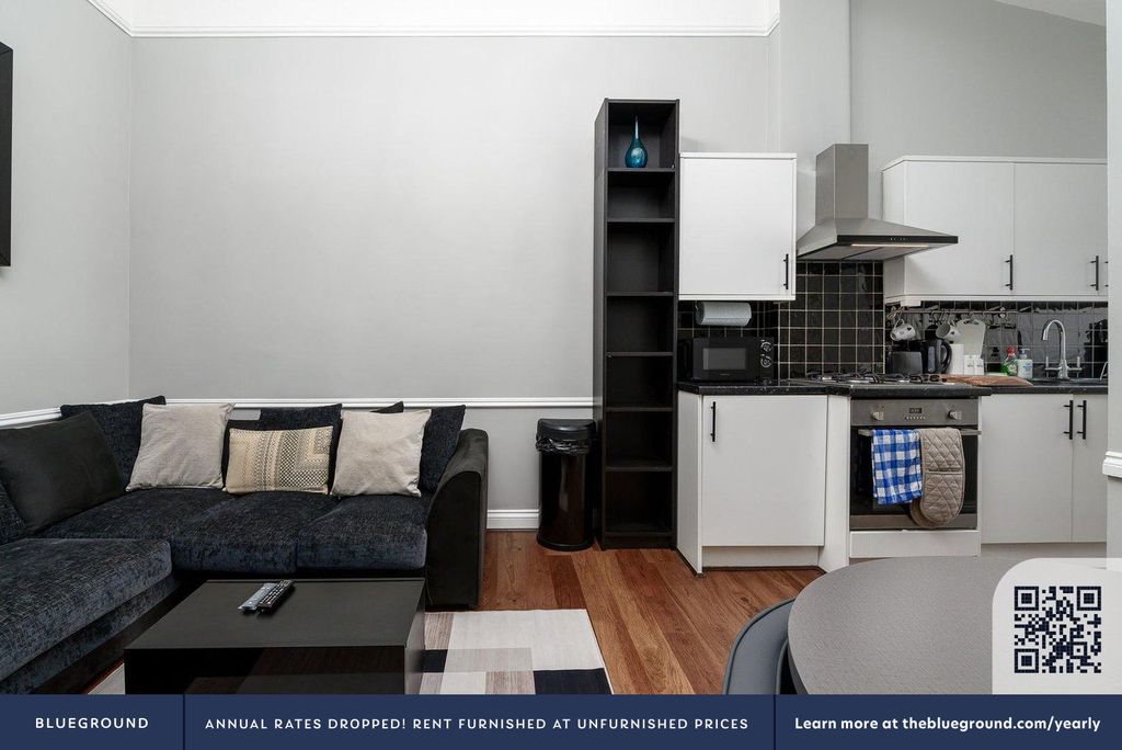 Property photo 3 of 16 Living Room