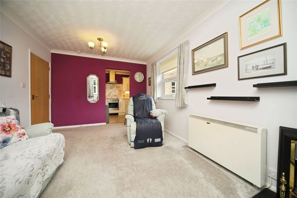 Property photo 2 of 12 Living Room