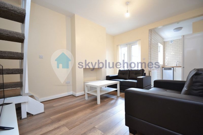 Property photo 2 of 8 Photo 2