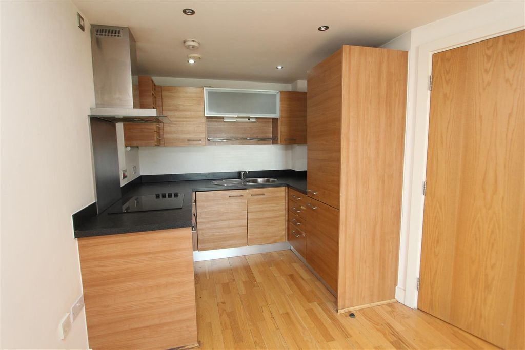 Property photo 2 of 7 Kitchen.Jpg