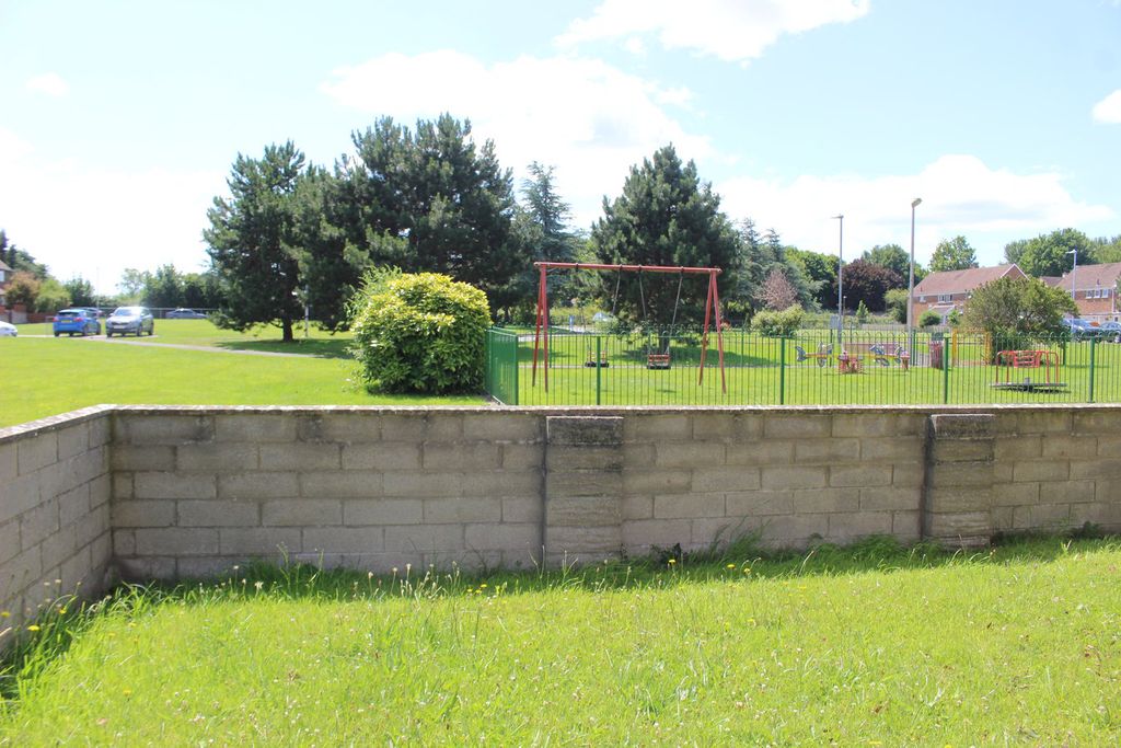 Property photo 2 of 12