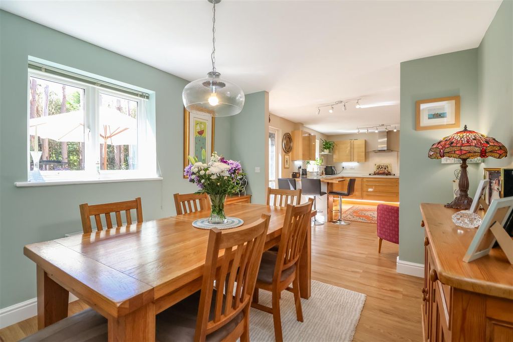 Property photo 2 of 30