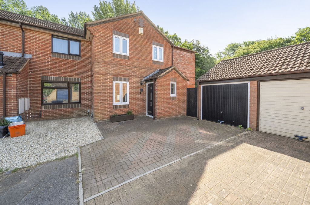 Property photo 1 of 11 146694816A156101cc156