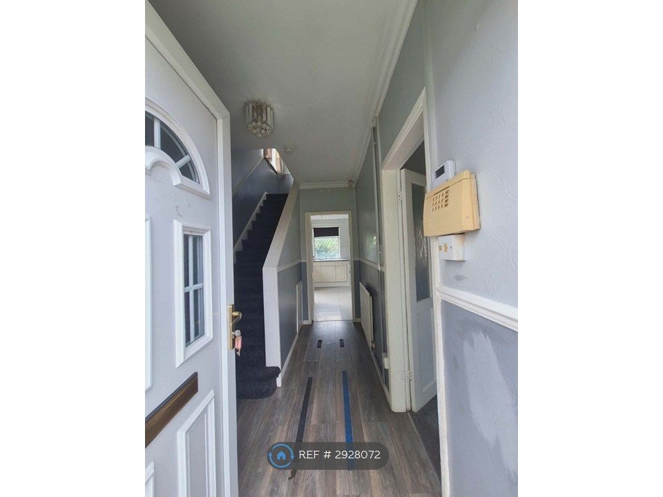 Property photo 3 of 22 Hallway