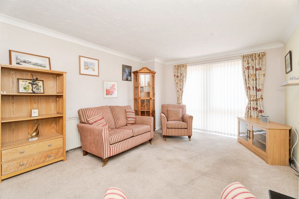 Property photo 2 of 25