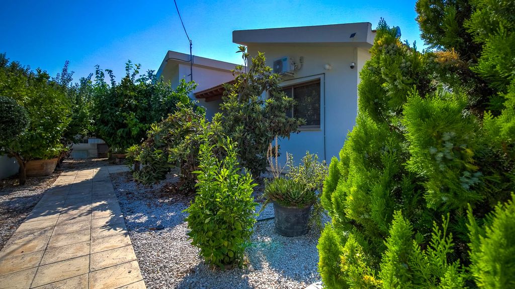 Property photo 3 of 35