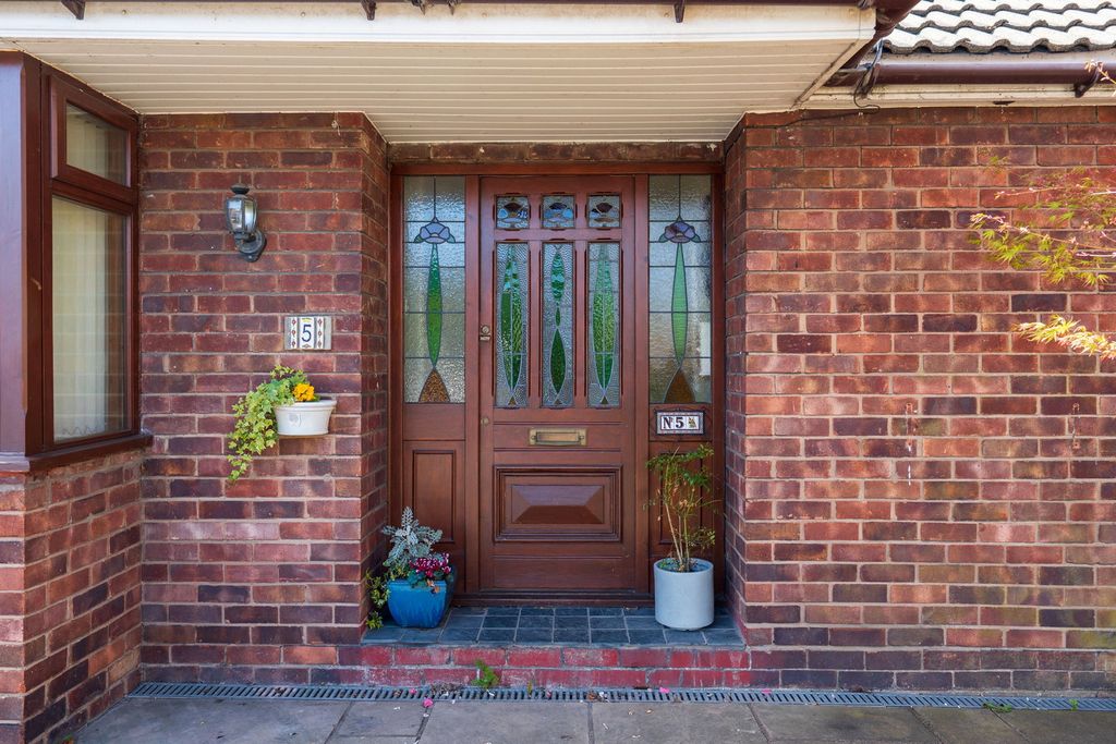 Property photo 2 of 42