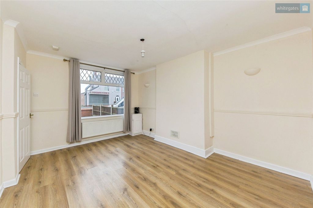 Property photo 2 of 14 Picture No. 06