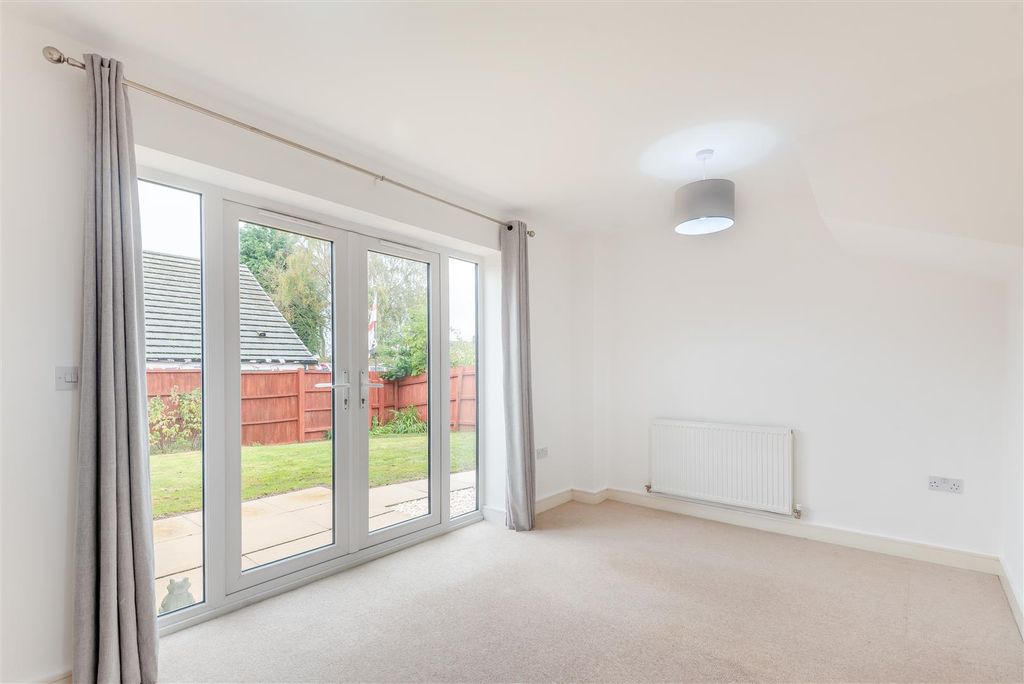 Property photo 3 of 26 8624495-Interior13.Jpg