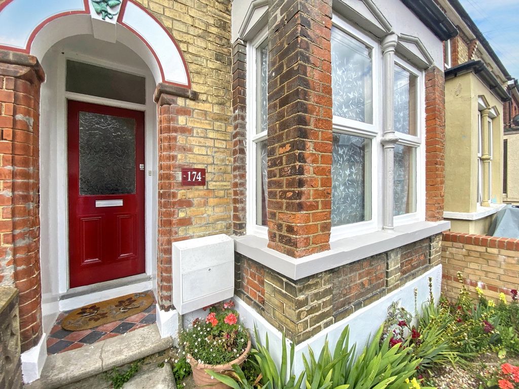 Property photo 2 of 24