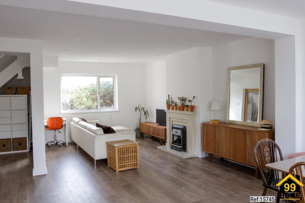 Property photo 3 of 18 Photo 2