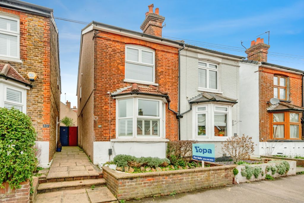 Property photo 1 of 11 Front