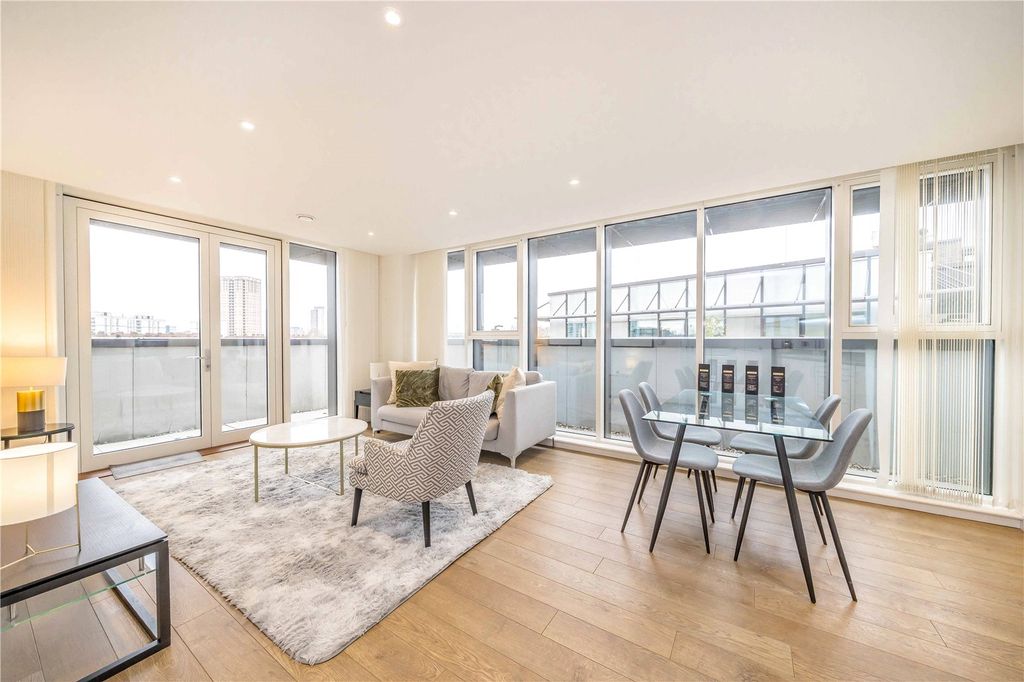 Property photo 2 of 10 Reception